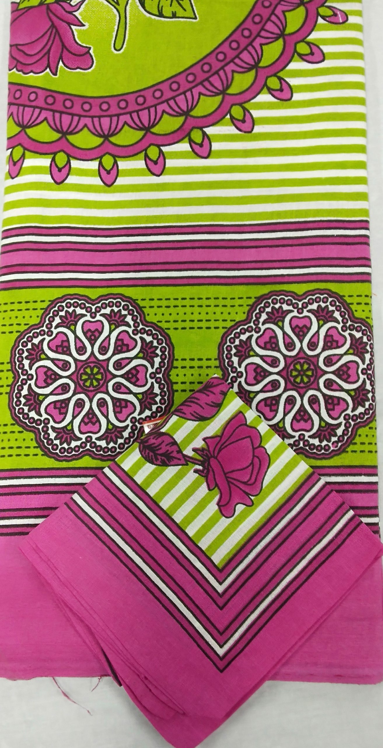 3050500102C_queenbedgreennpink-scaled